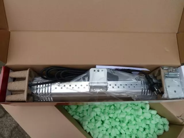 Heizstrahler Test : Die Verpackung des HeizMeister 2000RC IP65 Heizstrahlers